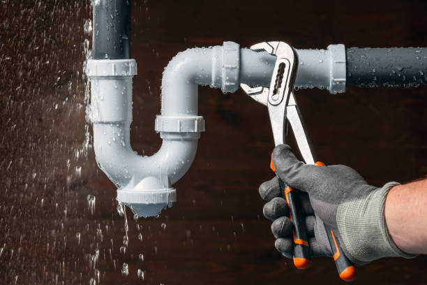 Professional Emergency Plumber technician working in Plainfield, PA